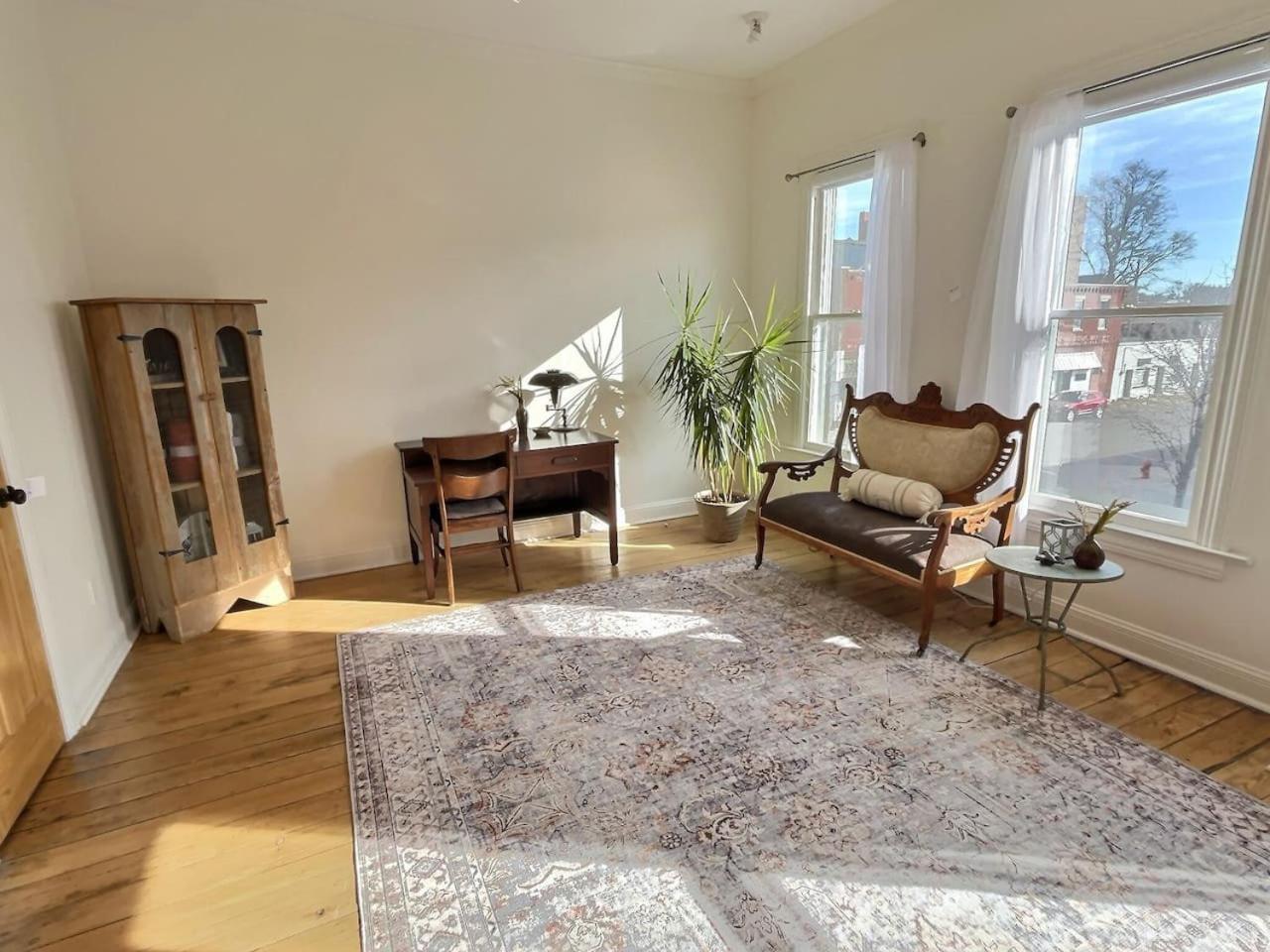 R And R Guest House Moberly Exteriör bild